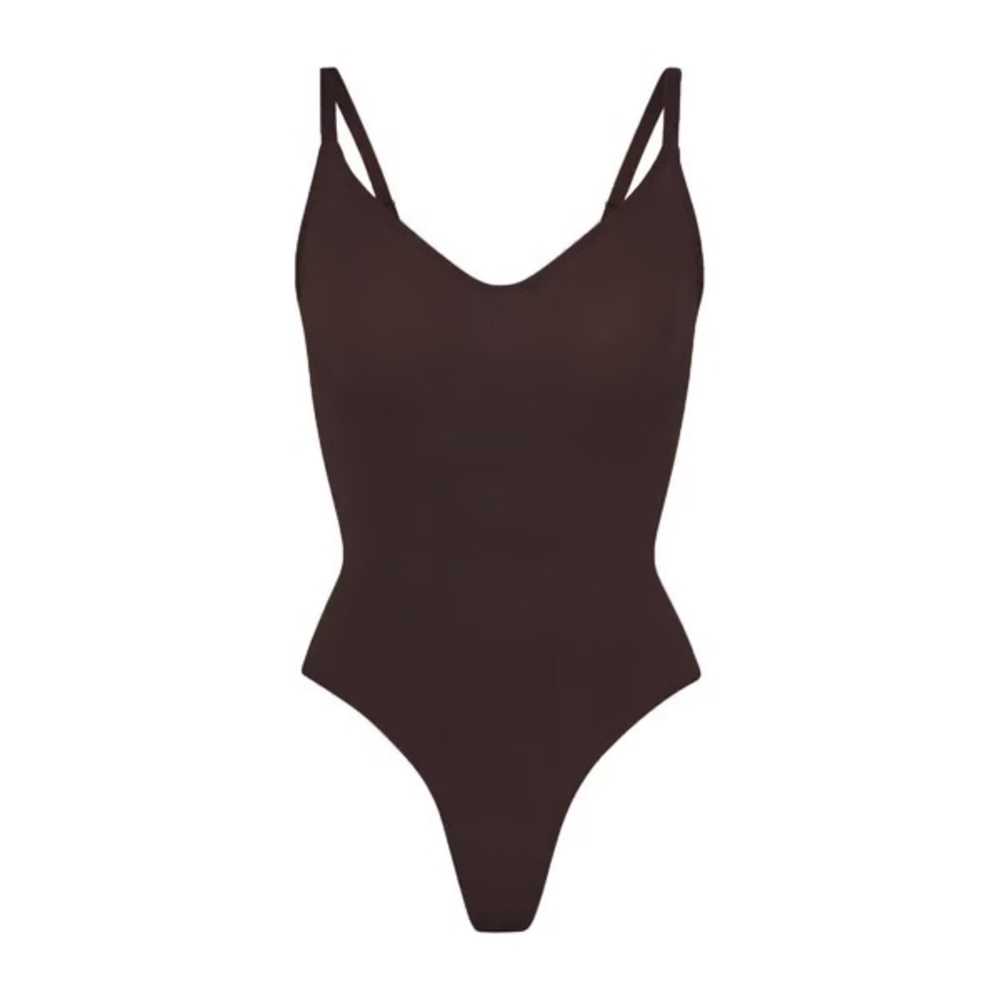 SKIMS SEAMLESS SCULPT THONG BODYSUIT LIMITED EDITION: ESPRESSO SMALL